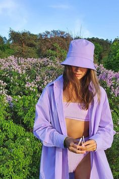 I Swore I’d Never Wear Purple - But These 6 Looks Changed My Mind Moda Ulzzang, Purple Outfit, Purple Fits, Summer Hats For Women, Purple Outfits, Outfits With Hats, Purple Fashion