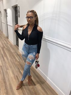 Achieve that classy sexy look in this body suit, perfect for a dressy or casual event. Stretchy and Comfy True to Size Polyester and Cotton Model wearing a Medium Casual Easter Outfit, Fall Outfits Black Women, Black Body, Dress Aesthetic, Easter Outfit, Body Suit, Black Bodysuit, Casual Wear, Black Women