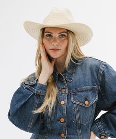 With a classic Gus crown + curved roll brim, the Linny is full of personality. This lightweight Mexican palmilla straw Western hat is handwoven for an elevated and quality finish. The wide brim offers shade on a sunny day while the distinctive crown sits squarely + comfortably on the head. Bands sold separately. Make it a look + shop western inspired hat bands HERE! Halo Style, Wearing A Hat, Western Hats, Hat Band, Wide Brimmed, Straw Hat, Hat Sizes, Fashion Pictures, Sunny Days