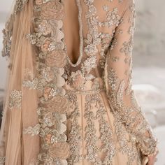 Walima Outfit, Beige Lehenga, Bridal Dupatta, Attractive Dresses, Lehenga Gown, Red Maxi, Embellished Gown, Pakistani Wedding Dresses, Pakistani Wedding