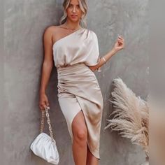 Nwt. Cupshe Cream Satin Off Shoulder Dress. Never Worn, No Flaws. Size S Material: Comfy And Silky Lightweight Polyester. Comes Without Necklace Satin Drape Dress, Style Ibiza, Silk Party Dress, One Shoulder Midi Dress, Estilo Chic, Column Dress, Body Con Dress, Bodycon Dress Parties, Satin Midi Dress