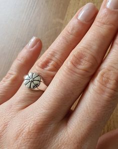 A unique , vintage inspired chunky Clover Signet Ring in Solid Sterling Silver. Perfect to wear it alone or stack it with other rings . A Symbol of Good Luck and Good Vibes !  * The ring has been cast in recycled Sterling Silver with the lost wax technique . * The applied patina and shiny finish accentuates the details of the ring. * The clover is  10mm wide. * Choose your ring size during checkout. * The Ring is made to order. Please allow me up to one week to have it ready for you .    It will come beautifully gift wrapped for you or your loved ones.   Thank you so much for stopping by ! Vintage Nickel-free Midi Rings As Gift, Vintage Nickel Free Midi Rings For Gift, Handmade Classic Stackable Rings, Symbolic Handmade Rings For Everyday, Handmade Symbolic Rings For Everyday Wear, Vintage Sterling Silver Stackable Rings Gift, Vintage Sterling Silver Open Stackable Rings, Vintage Sterling Silver Stackable Open Rings, Vintage 925 Silver Open Flower Ring