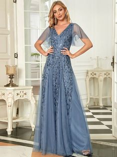 Vestido Longo Lantejoulas London | Aurea Dress Dusty Blue Evening Gown, Plus Formal Dresses, Concert Dresses, Gala Dress, Evening Gowns With Sleeves, Sequin Evening Gowns, Evening Dresses Online, Tulle Evening Dress, Evening Dresses With Sleeves