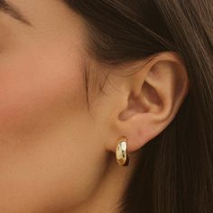 *Buy 2 items, Get 15% OFF your order. Coupon applied at checkout.* Create an effortless look with our small dome hoop earrings. The perfect everyday lightweight hoop to add style to your outfits. These small chunky hoops come in high quality 18k gold plating. 18K Gold Hoop Earrings Small Hoop Earrings Chunky Hoop Earrings Statement Earrings Small Chunky Hoops Gold Hoops Gold Earrings Gift for Her   - Hypoallergenic  - Diameter: 15.5 mm. - Thickness: 6 mm. - Made in 18k gold plated - 1 Year warranty All jewelry is handmade & designed by hand from Heart Made of Gold. GIFT WRAP AVAILABLE TO PURCHASE: https://www.etsy.com/listing/902780367/gift-wrap-for-gift-jewelry-pouch-jewelry?ref=shop_home_active_1&pro=1 HOW TO CARE FOR YOUR JEWELRY + All gold plated jewelry has a coat to help from tarnish Gold Hoops Aesthetic, Gold Hoop Earrings Aesthetic, Hoop Earrings Aesthetic, Thick Gold Hoop Earrings, Hoop Earrings Chunky, Earrings Small Hoop, Thick Gold Hoops, Chunky Gold Hoop Earrings, Small Gold Hoop Earrings