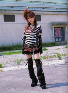 Harajuku Visual Kei, Goshikku Gyaru Fashion, Japanese Subculture Fashion, J Punk Fashion, Vkei Outfits Ideas, J Idol Outfit, Punk Japanese Fashion, Casual Visual Kei, Dark Harajuku Fashion