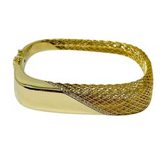 Roberto Coin 18K Gold Soie Diamond Bangle Bracelet with Diagonal Line of Diamonds (retail: $5,900) Designer = Roberto Coin Material = 18K Gold Gemstone = Diamond Condition = As Is Class = Premier Location: Glencoe Item Number: 11718-648 Item ID: 285348 Category: Bracelet Elegant Cuff Bracelet With Pave Setting, Designer Gold Cuff Bracelet, Gold Luxury Diamond Bracelet With Elegant Design, Elegant Gold Diamond Bracelet In Luxury Style, Gold Diamond Bracelet With Elegant Design, Elegant Gold Diamond Bracelet Luxury Style, Gold Diamond Bracelet With Elegant Design For Formal Occasions, Luxury Yellow Gold Cuff Bracelet, Luxury Diamond Bracelet Gift With Elegant Design