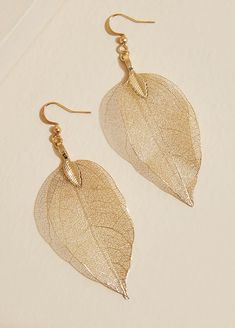 Delicate gold leaves are designed with precision forming these exceptional earrings. Leaf Fashion, Pretty Fashion, Gold Leaves, Ashley Stewart, Pretty Style, Jewelry Gold, Leaf Earrings, Personal Marketing, Bra Cups