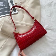 Shipping: Worldwide Express Shipping AvailableDelivery time: 7-15Days Fast ShippingReturns: Fast refund, 100% Money Back Guarantee. Small Shoulder Bags, Handbag Patterns, Small Clutch, Casual Tote, Leather Chain, Bag Women, Womens Tote, Bago, Style Retro