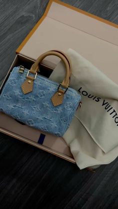 Aesthetic Mode, Louis Vuitton Bag Outfit, Purse Aesthetic, Louis Bag, Statement Bags, Sac Louis Vuitton