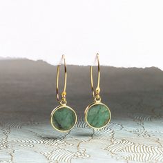 Raw Emerald Gold Drop Earrings - Minimalist Geometric Green Emerald Circle Drop Earrings - Gold Jewelry gifts for her, mom, wife, daughter NECKLACE SOLD SEPARATELY Stone: Genuine Raw EmeraldPlease note due to nature of our genuine stones no two are... Gold Jewelry Gift, Raw Emerald, Daughter Necklace, Earrings Minimalist, Green Emerald, Gold Drop Earrings, Gold Filled Jewelry, Necklace Earring Set, Minimalist Earrings