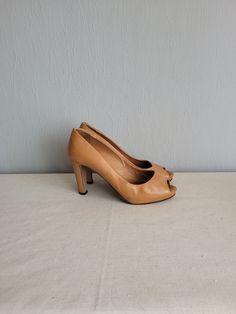 "Vintage light brown leather open peep toe pumps high heel women shoes. Genuine leather body and lining. European trendy summer shoes.  Brand: The Seller (Made in Italy) Condition: great, have some signs of wear. Measurements: heel height 9.3 cm / 3.6\" in outsole length 26,3 cm / 10.3\" in insole length 25 cm / 9.8\" in bottom sole width in widest place 7.3 cm / 2.9\" in  Size: EU 39 (labeled), US 8" Summer Open Toe Court Shoes With 4-inch Heel, Beige Open Toe Heels, Classic Open Toe Heels With Sculpted Heel, Beige Open Toe Heels With Padded Heel, Chic Open Toe Court Shoes For Spring, Classic Open Toe Heels With Deep Heel Cup, Open Toe Court Shoes With Padded Heel, Summer Open Toe Court Shoes With Padded Heel, Medium Width Open Toe Court Shoes With Padded Heel