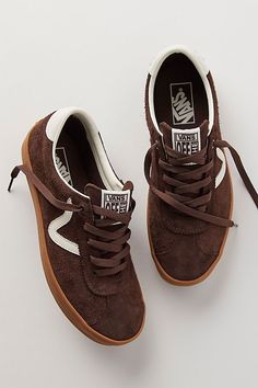 Sneakers Chocolate, Brown Vans, 2024 Wardrobe, Skor Sneakers, Heels Sneakers, Shoe Inspo, Everyday Shoes, Boots Heels, Brown Sneakers