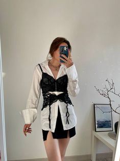 Styling lingerie corset top outfit black and white romantic look Corset Top Layering Outfit, White Button Down Black Lace Bra, Corset With Bra Cup, Classy Outfits Fall, Aesthetic Business Casual, Business Casual Women Outfits, Outfit Black And White, Corset Top Outfit, Oc Outfits