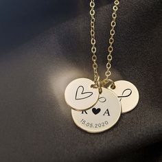 Пользовательские инициалы Ожерелье Персонализированные - Etsy Армения Customized Necklace, Handwritten Text, Handwriting Necklace, Handwriting Jewelry, Custom Initial Necklace, Customizable Jewelry, Engraved Initials, Gold Coin Necklace, Family Necklace