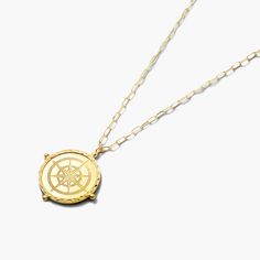 Sparkle in every direction with this 14K yellow gold compass medallion accented with diamond cut rim. This bold necklace features an adjustable 22 paper clip chain that closes with a lobster claw clasp. Pendant dimensions: 25mm Bold Necklace, Medallion Necklace, Diamond Cut, Paper Clip, Lobster Claw, Compass, Precious Metals, Diamond Cuts, Fine Jewelry