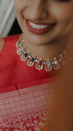 Latest Navaratna Jewellery, Small Diamond Necklace Indian, Simple Jewellery Design Indian, Small Necklace Gold Indian, Victorian Jewelry Indian, Work Designs Blouse, Blouse Neck Designs Saree, Navratan Choker