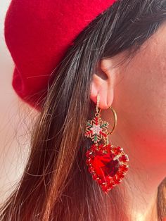 Special Christmas - 3 earrings set - set di 3 orecchini natalizi (cuore rosso al lobo, cerchio con pendente, cerchietto con fiocco di neve) Festive Red Hand-set Earrings, Luxury Red Earrings For Festivals, Red Earrings For Valentine's Day Holiday, Luxury Red Festive Earrings, Red Star-shaped Earrings For Party, Christmas Earrings, Christmas Special, Earring Set, Favorite Jewelry