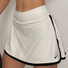 Nike Skirt, Gymwear Outfits, Fitness Wear Outfits, Counter Height Dining Table, Elegante Casual, Tennis Skirt