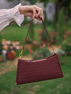 Get this artistic vintage style handbag in Simple Retro. 2020 fall fashion trends--Retro style. List Of Countries, Simple Retro, Personal Fitness, Fall Fashion Trends, Fall Fashion, Red Green, Retro Fashion, Vintage Style, Autumn Fashion