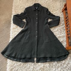 Gently Worn, Like New. Missing One Button. Dark Green Color. Four Pockets - Two Inside, Two Outside. Light Weight Shoulder Pads. Train Length Is About 3” Longer In The Back Than The Front. Split Back Allows Freedom Of Movement. Metal Button Front. Very Nice Warm Coat For Spring Or Fall. High Quality Wool Blend Made In Italy. Size 12 Usa. See All 16 Pictures. Measurements (Approximate While Lying Flat - See Attached Photos). Please Double Check The Measurements As There Are No Returns. Fitted A-line Fall Outerwear, Formal A-line Outerwear For Fall, Formal A-line Fall Outerwear, Classic A-line Outerwear With Buttons, Elegant Fitted A-line Outerwear, Elegant Fitted Button-up Outerwear, Fitted A-line Outerwear For Work, Tailored A-line Outerwear For Fall, Fitted Fall Outerwear With Covered Buttons