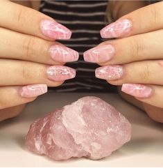 Clear Pink Gel Nails With Design, Stone Nails, Rose Quartz Nails, Ideas Uñas, Quartz Nails, Hippie Nails, Quartz Nail, Casual Nails, Simple Acrylic Nails