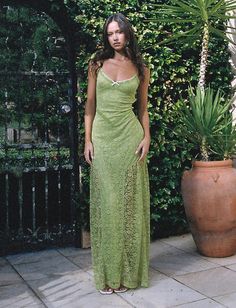 Green Lace Maxi Dress, Lace Long Prom Dress, Prom Dress Inspo, Prom Dress Evening, Prom Dress Inspiration, Ball Gowns Evening, Elegante Casual, Pretty Prom Dresses, Looks Street Style