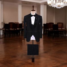 Discover the epitome of elegance with our black tuxedo, featuring intricate shoulder and cuff embellishments and a luxurious shawl lapel. Perfect for weddings, galas, and other formal events. Elegant Black Evening Suits, Elegant Fitted Party Sets, Luxury Fitted Evening Sets, Luxury Fitted Evening Set, Formal Tuxedo With Suit Collar For Galas, Bespoke Fitted Tuxedo For Semi-formal Events, Bespoke Fitted Tuxedo For Semi-formal Occasions, Fitted Bespoke Tuxedo For Semi-formal Occasions, Elegant Black Suit For Gala