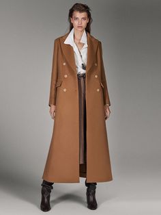 Camel Coat Outfit Classy, Camel Coat Outfit Casual, Camel Coat Outfit, Camel Wool Coat, Mode Mantel, Classic Style Outfits, Catwalk Collection, Wool Coat Women, Suede Coat