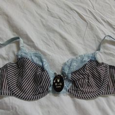 Triumph Beautiful Vintage Stripe W Bra Nylon Elastane Size: Eu 70d / Fr 85d / Ca 32d (Us I Would Say 32b-C) Color: Blue Brown New With Tag As Pictured Wishlist Clothes, Purple Bras, Floral Bra, Longline Bra, Support Bras, Black Laces, Bra Women, Blue Lace, True Vintage