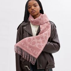 This soft muffler features our Signature on one side and reverses to a solid on the other. Crafted of luxurious cashmere it's finished with delicate fringe trim. | Coach Reversible Signature Cashmere Muffler - Women's - True Pink Coach Outlet, Fringe Trim, Cashmere Scarf, Chalk, Accessories Hats, Outlet, Top Brands, Cashmere, Women Accessories