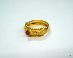 Vintage 22kt gold Ring from rajasthan india. great handmade design good for jewelry collection. Note - please check pictures carefully for more details. Usa Ring Size -5.5 Top Size - 8 mm Weight - 1.970 grams. Metal - 22kt yellow gold. Gold Schmuck, Handmade Gold Jewellery, Gold Rings Jewelry, Rajasthan India, Handmade Gold, Jewelry Ring, Handmade Design, Gold Ring, Gold Jewelry