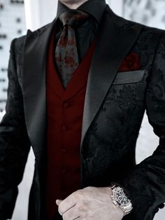 Gothic Suit, Outfits Quotes, Gothic Wedding Theme, Black And Red Suit, Fancy Suit, Dress Suits For Men, Prom Suits, Red Suit