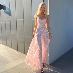 Pink Floral Lace Maxi Dress Floral Lace Maxi Dress, Vestidos Color Rosa, Evening Dresses With Sleeves, Lace Prom Dress, Prom Dress Styles, Dress Sleeve Styles, Long Bodycon Dress, Mini Robes, Sling Dress