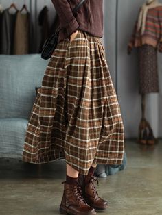 Brown Skirt For Fall, Casual A-line Winter Skirt, Brown Lined Skirt For Fall, Casual Brown A-line Skirt, Brown A-line Pleated Skirt, Fall Full Cotton Skirt, Fall Cotton Full Skirt, Retro Pleated Brown Skirt, Non-stretch A-line Fall Skirt