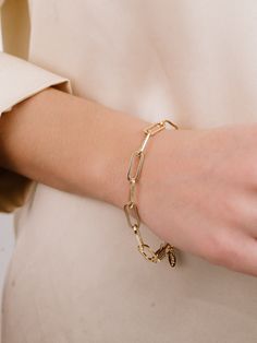 18k gold plated Brass Pavé clasp Approx. 7 Inches Bachelorette Party Dress, Champagne Dress, Trendy Fashion Jewelry, Maxi Dress Wedding, Silver Dress, Gold Dress, Gold Plated Chains, Elegant Jewelry, Bracelet Sizes