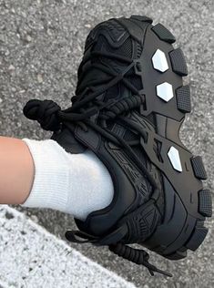 ❤Power Block Sole Lace-up Sneakers❤ Snap Dance, Casual Shoes Women Sneakers, Korean Shoes, Trendy Shoes Sneakers, Creative Shoes, Cute Outfits With Jeans, Shoes Outfit Fashion, Classy Shoes, Sport Shoes Women