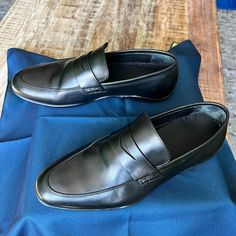 Harrys Of London, Black, Loafers Model: Downing G Soft Leather Black Style: Loafer Material: Soft Nappa Color: Black Size: 44 G (Us 11) Used For 4 Months - Once Or Twice A Week Only - Very Good Condition Link: Https://Harrysoflondon.Com/En-Us/Products/Downing-G-Soft-Leather-Black-1 Retails For $525; $572 (With Tax, Free Shipping) Comes With Original Harrys Of London Shoe Bag. Mens Shoes Black, London Shoes, Tax Free, Black Loafers, 4 Months, Black Style, Shoes Black, Loafer Shoes, Soft Leather