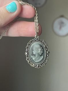 Embrace the timeless beauty of vintage fashion with this exquisite Cameo Necklace, a piece of costume jewelry that captures the elegance and charm of a bygone era. This stunning necklace features a classic cameo pendant, showcasing the traditional profile of a delicate figure in relief, set against a contrasting background that highlights its intricate details. Cameos have been treasured for centuries as symbols of refinement and sophistication. They often depict portraits, mythological scenes, Jewelry Victorian, Cameo Pendant Necklace, Cameo Jewelry, Vintage Cameo, Cameo Necklace, Bygone Era, Retro Jewelry, Cameo Pendant, Stunning Necklace