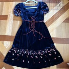 Betsey Johnson New York Vintage, Size 2 Midi Dress. Velvet. With A Side Zipper. Excellent Condition. Pet-Free Smoke-Free Home. Vintage Velvet Dress, Vintage Betsey Johnson, York Dress, Vintage Velvet, Velvet Dress, Size 2, Betsey Johnson, Midi Dress, Velvet