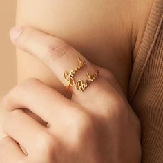 Use this exquisite initials ring to spoil yourself or surprise your partner. Personalize this ring with your first letter or your partner's first letter! The perfect gift for her Soap Body Wash, Double Name, Name Ring, Letter Ring, Monogram Ring, Name Rings, Promise Rings For Her, Initial Ring, Personalized Gifts For Her