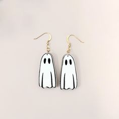 White Ghost Dangle Earrings This item is handcrafted pair of wooden earrings. ♥Handmade item ♥Materials: Wood ♥Ear post ♥Lightweight earrings ♥Great gift for women ♥Gift boxing is included on all orders All of our wood designs are hand drawn or digitally designed by us to give you a one of a kind product. We use a professional laser cut for all of our wood products and designs. All designs and photographs 2020 ©UsingShapes™ Object Earrings, Wooden Ghost, Artsy Earrings, Funny Earrings, White Ghost, Ghost Earrings, Wood Designs, Earrings Halloween, Funky Earrings