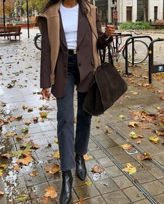 Layered Winter Outfits, Winter Bag, Handbag Trends, Mommy Outfits, Classic Outfit, Business Chic, Autumn Outfits, Outfit Inspiration Fall, Cold Weather Outfits