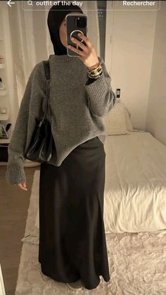 Islamic Winter Outfits, Long Skirt Fall Outfits Aesthetic, Skirt With Long Sleeve Shirt Outfit, Hijabi Smart Outfits, Modest Smart Casual Outfits, Outfits Ideas For Hijab, Modest Outfit Winter, Modest Hijab Fashion, Hijabi Outfits With Skirts