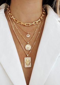 Spiritual Signs, Stylish Jewelry Accessories, Hamsa Hand Necklace, Necklace Luxury, Hand Necklace, Accessories Gold, Pearl Choker Necklace, Gold Choker Necklace, Stacked Jewelry