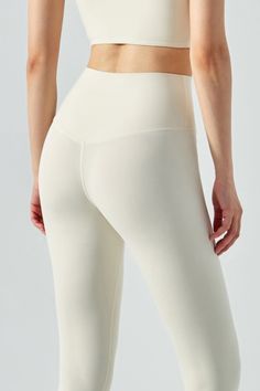 Doté d'un design sans couture et d'une grande amplitude de mouvement, ce pantalon d'entraînement est si doux, si flatteur et si confortable. Les leggings doux comme du beurre s'adaptent comme une seconde peau et offrent suffisamment de soutien et de couverture pour que je puisse les porter pour tout, de la levée de poids à l'enseignement du yoga.
Occasion : yoga, pilates, gym, fitness, course à pied ou quotidien.
Caractéristiques:


Style: design sans couture


Détail:taille haute, unepoche diss Compression High-cut Leg Yoga Pants, Sporty Soft Touch Leggings For Loungewear, High Stretch High-cut Leg Solid Yoga Pants, Compressive Full-length Yoga Pants With Wide Waistband, Sportswear Yoga Pants With Micro-elastic Contoured Waistband, Solid Color Yoga Pants With Comfort Waistband, Compressive Full Length Yoga Pants With Wide Waistband, Versatile Soft-touch Activewear For Yoga, Soft Touch Yoga Bottoms