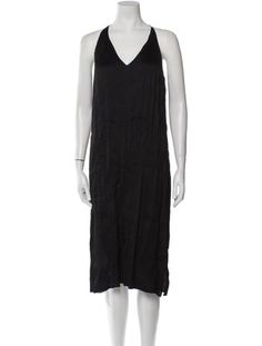 The Row Tent DressBlackSleeveless with V-NeckSize not listed, estimated from measurements.Designer Fit: Dresses by The Row are typically designed for an oversize fit. Midi Length Dress, Oversized Fits, Midi Length, The Row, Dress Length, Tent, Dress Outfits, V Neck, Clothes For Women