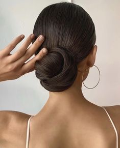 Bun Hairstyle, Low Bun Wedding Hair, Cute Bun Hairstyles, Tutorial Ideas, Trendy Hairstyle, Hairstyle Tutorial, Low Bun