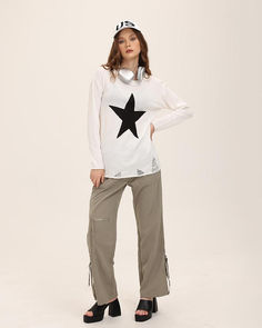 Model (WearingXS):•Â?/span>Height: 174cm | Bust: 80cm | Waist: 60cm | Hips: 89cm | Shoes: 38cmDetails: Long-sleeve top with star graphical printTop Length: NormalSleeve Length: Long SleevesMaterials:95% Polyester + 5% Spandex Casual Fall Sweater With Star Print, White Sweater With Star Print For Winter, White Star Print Sweater For Fall, White Winter Sweater With Star Print, White Star Print Winter Sweater, Fall White Sweater With Star Print, Graphic Knit Sweater, Graphic Star, Maxi Dresses Casual