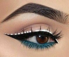 Color Guard Makeup, Summer Wedding Makeup, Diy Lipstick, Purple Eye Makeup, Graphic Makeup, Eye Makeup Pictures, Dope Makeup, Edgy Makeup, Makeup Tattoos