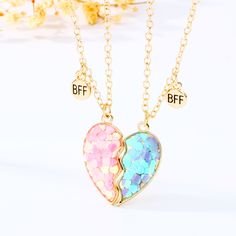 Magnetic Half Hearts Necklaces for Best Friends Bf Necklaces, Good Christmas Presents, Bedroom Colors Pink, Rainbow Popcorn, Image Nails, Bff Jewelry, Disney Birthday Party, Fish Hook Necklace, Bff Necklaces